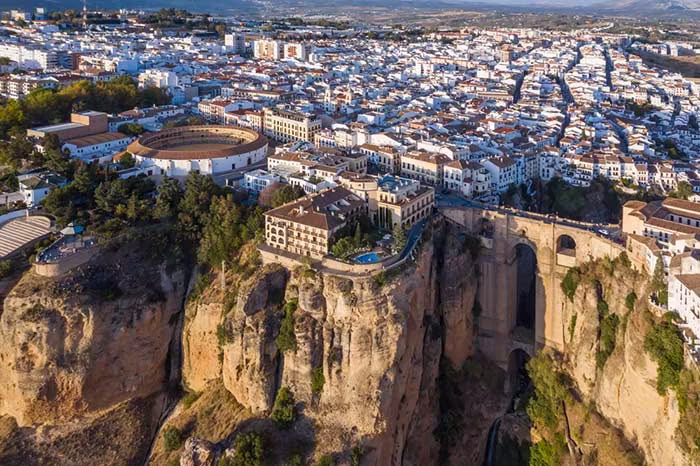 Federación Andaluza de Espeleología y Descenso de Cañones y Barrancos